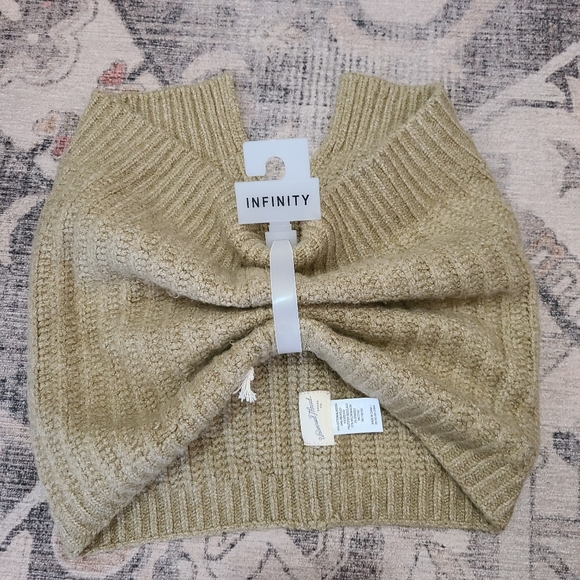 Women's Striped Knit Snood Scarf - Univeral Thread - Picture 2 of 4